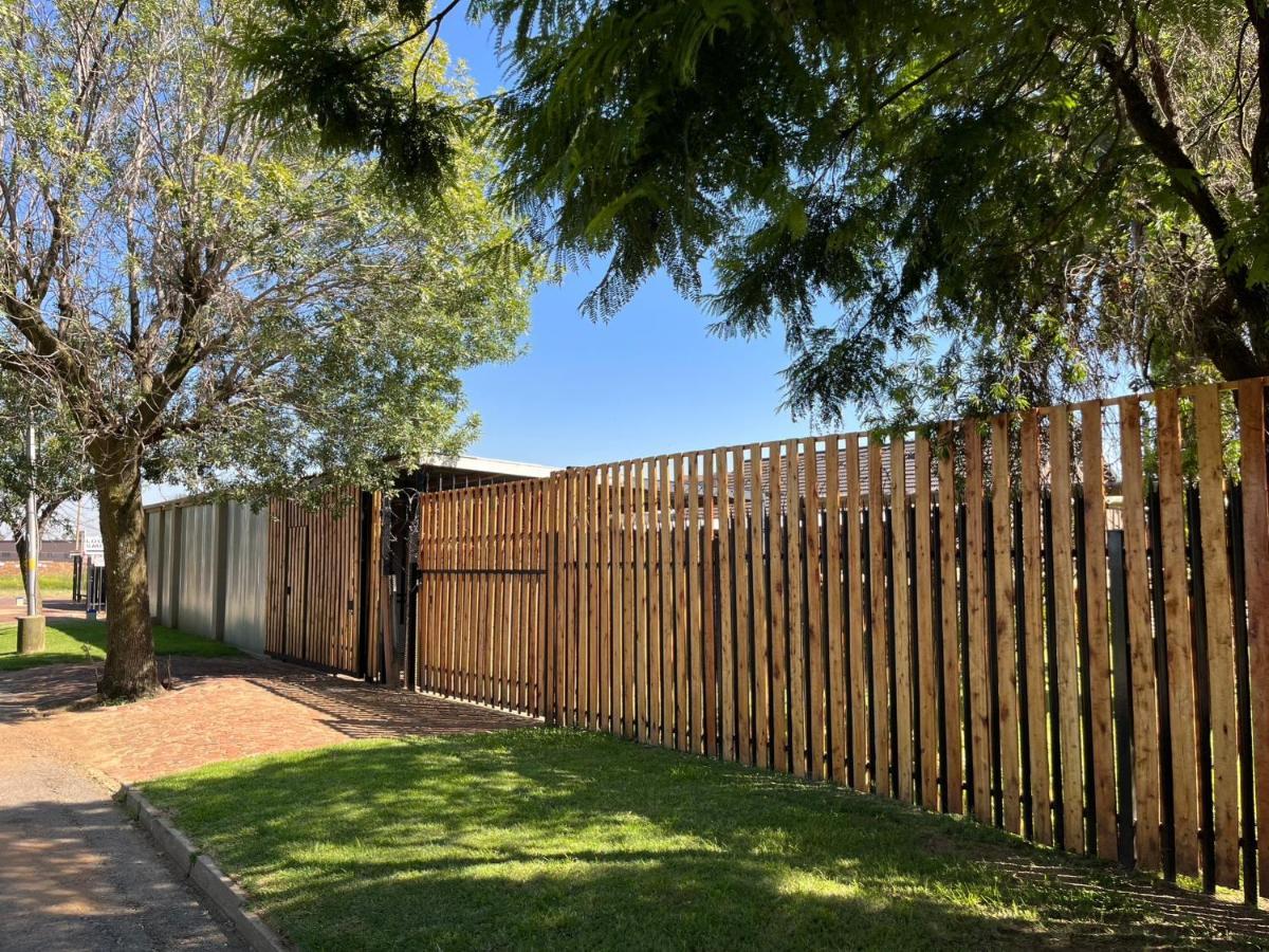 Firefly Budget Friendly Guest House Kempton Park Exterior photo