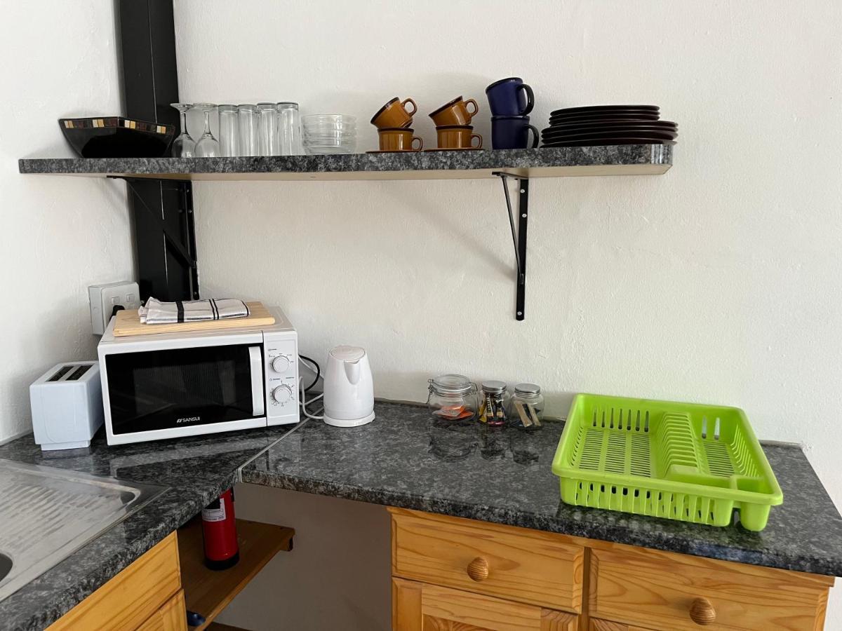 Firefly Budget Friendly Guest House Kempton Park Exterior photo